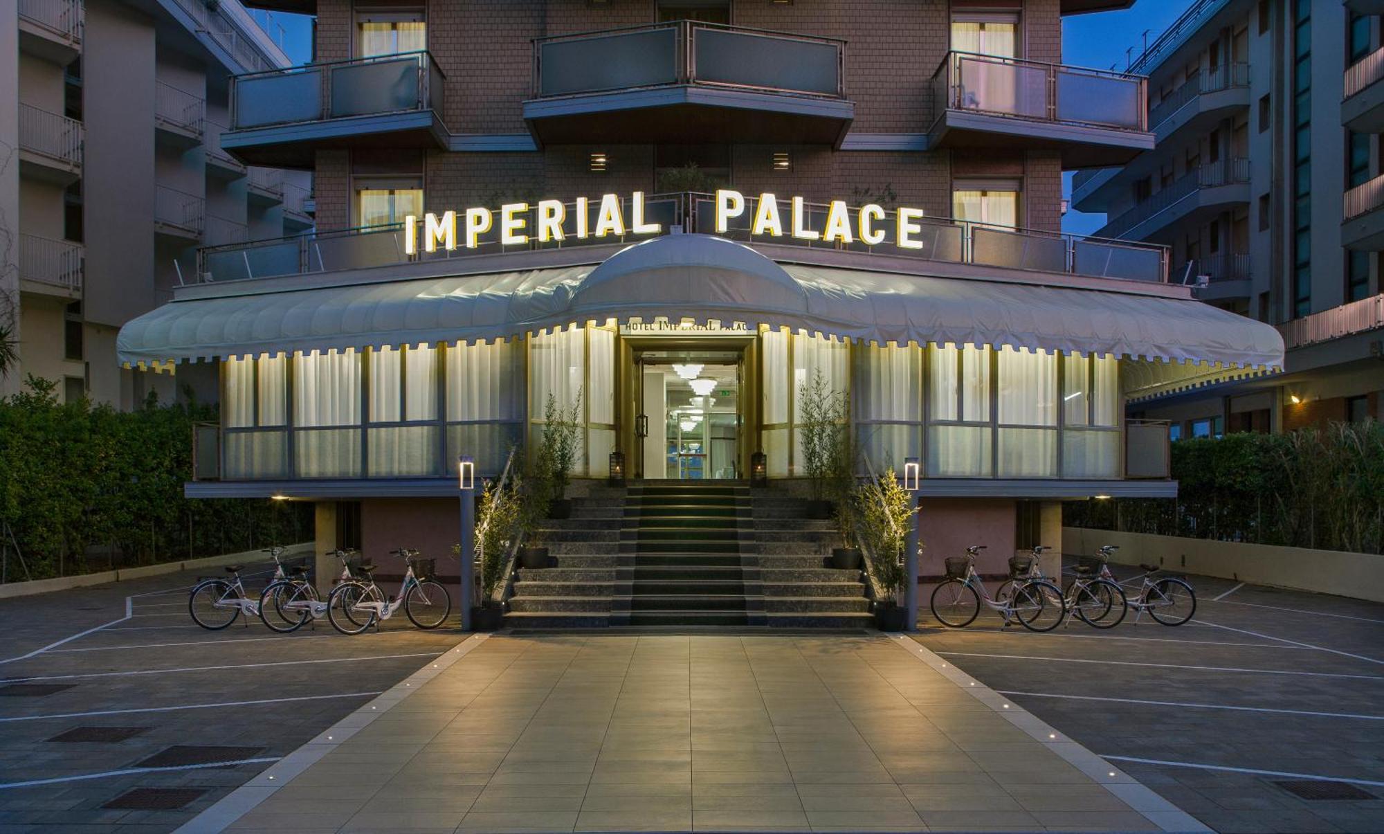 Hotel Imperial Palace ลิโดดิเยโซโล ภายนอก รูปภาพ